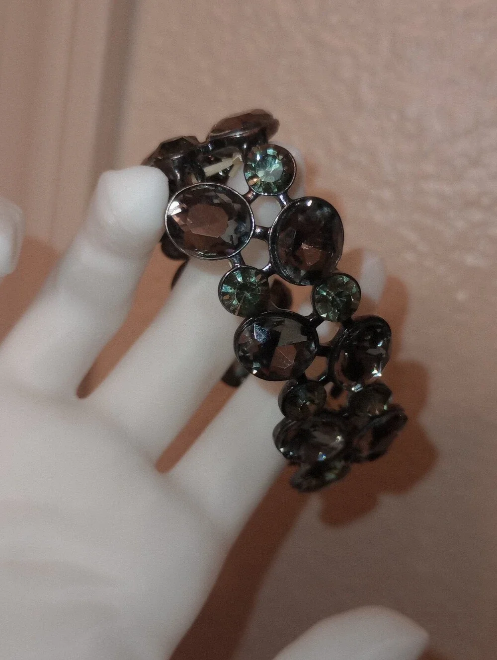 Grey Crystal And Gun Metal Cluster Stretch Bracelet